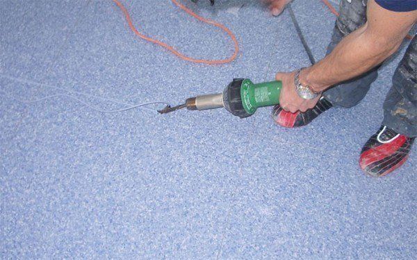 Instalar un suelo de pvc autoadhesivo 6 Soldadura-De-Suelo