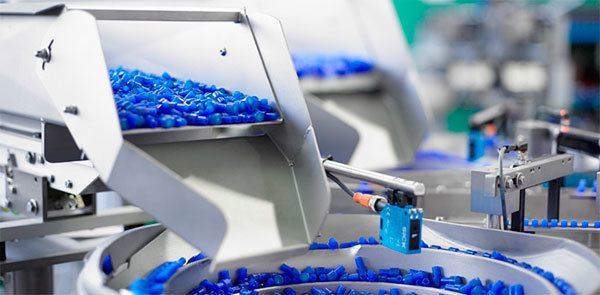 Cinco preguntas con respuesta sobre los plásticos 5 Tolvas-Vibratorias